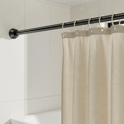 barre de rideau de douche noire avec un rideau ainsi que des crochets beiges