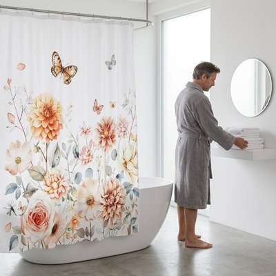 homme replace les serviettes sur la tablette a coté de ses rideaux douche blanc fleurs oranges