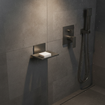 Porte-savon dans douche gris armé dans une douche luxueuse