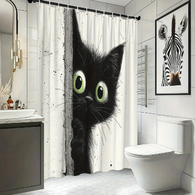 rideaux de douche avec imprimé de chat noir curieux une toilette ainsi qu'un cadre de zebre aux cotés du rideau