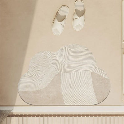 Tapis de bain antidérapant beige avec sandales en avant