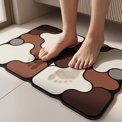 une personne sur le tapis salle de bain marron